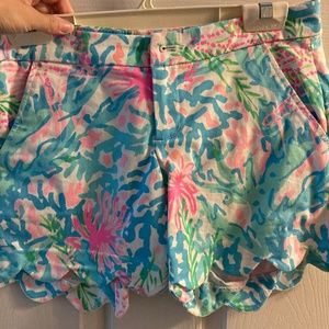 Lilly Pulitzer Multi-Color Scalloped Coral Shorts Size Small